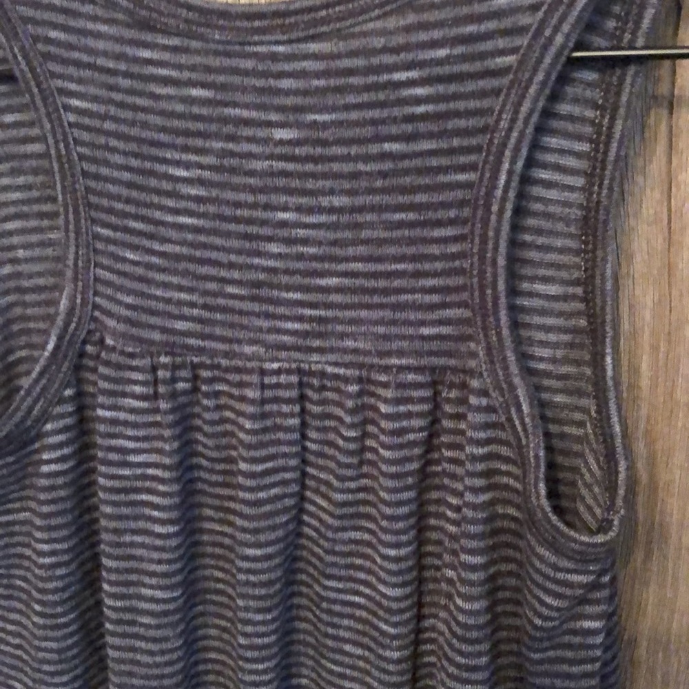 Old Navy Sleeveless Tank Black Gray Stripe Size Large 10 12 High Low Hemline - Picture 3 of 12